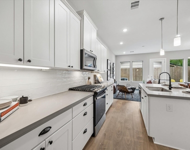 5214 Amber Sunrise Drive - Photo Thumbnail 17