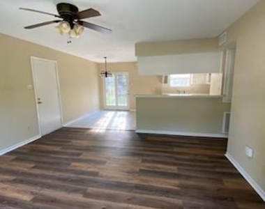 102 Libby Circle - Photo Thumbnail 12