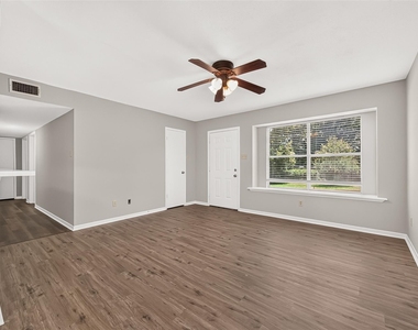 102 Libby Circle - Photo Thumbnail 10