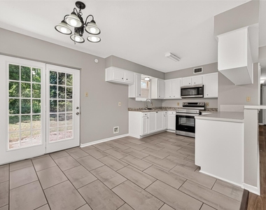102 Libby Circle - Photo Thumbnail 11