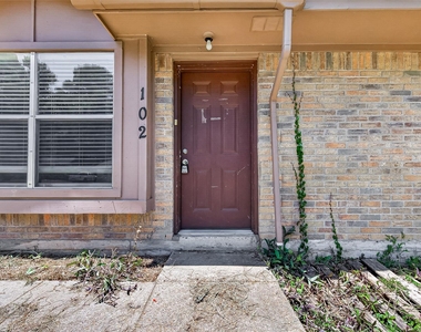 102 Libby Circle - Photo Thumbnail 6