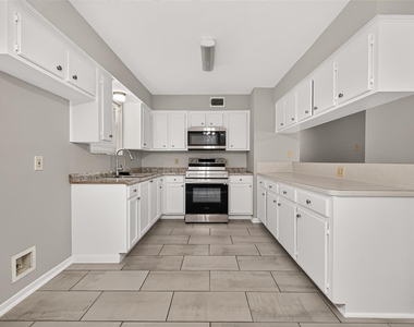 102 Libby Circle - Photo Thumbnail 14