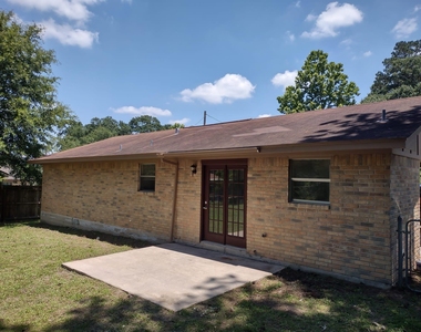 102 Libby Circle - Photo Thumbnail 6