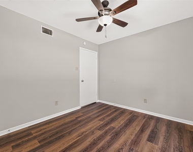 102 Libby Circle - Photo Thumbnail 27