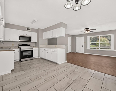 102 Libby Circle - Photo Thumbnail 12