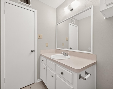 102 Libby Circle - Photo Thumbnail 23