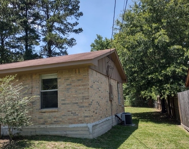 102 Libby Circle - Photo Thumbnail 27