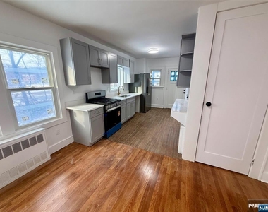 131 W Ramapo - Photo Thumbnail 4