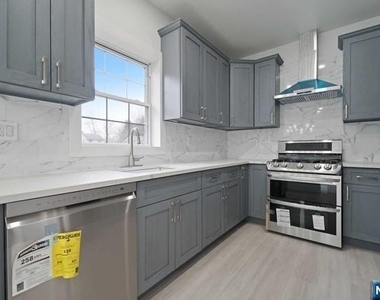 417 A Frances - Photo Thumbnail 10