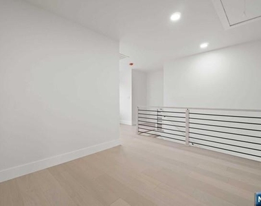 417 A Frances - Photo Thumbnail 22
