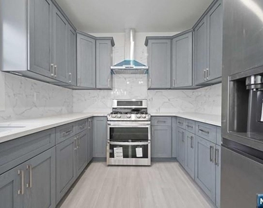 417 A Frances - Photo Thumbnail 11