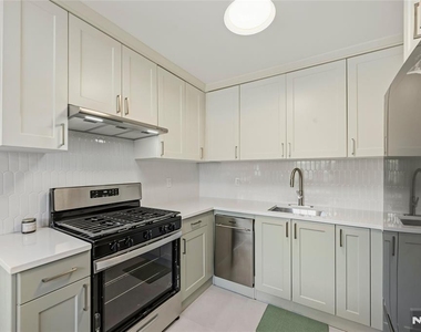 901 Washington - Photo Thumbnail 4