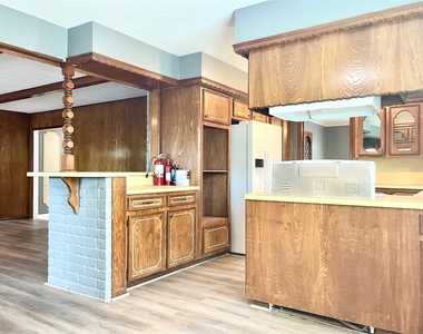 9626 Hearthwood Drive - Photo Thumbnail 6