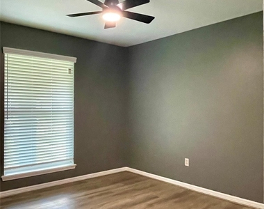 9626 Hearthwood Drive - Photo Thumbnail 12