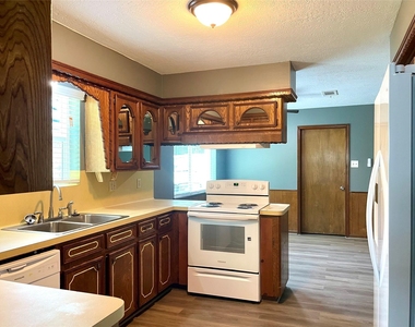 9626 Hearthwood Drive - Photo Thumbnail 14