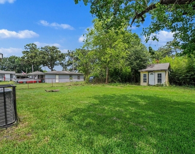 8433 Woodlyn Road - Photo Thumbnail 18