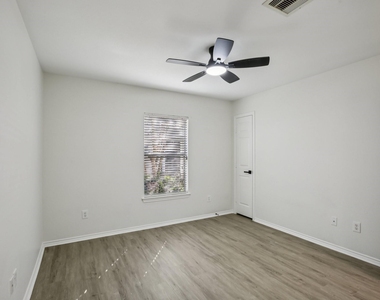 1705 Stuart Street - Photo Thumbnail 23