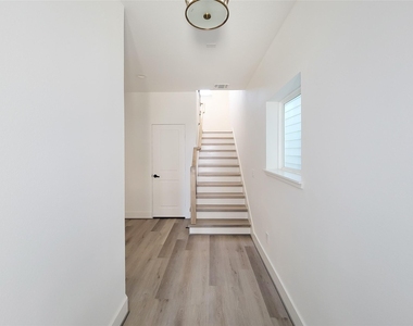 7705 Earl Rudder Way - Photo Thumbnail 4