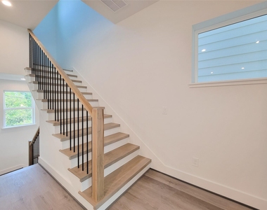7705 Earl Rudder Way - Photo Thumbnail 33