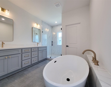 7705 Earl Rudder Way - Photo Thumbnail 15