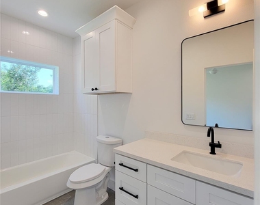 7705 Earl Rudder Way - Photo Thumbnail 31