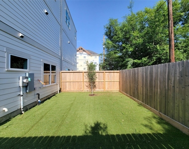 7705 Earl Rudder Way - Photo Thumbnail 2