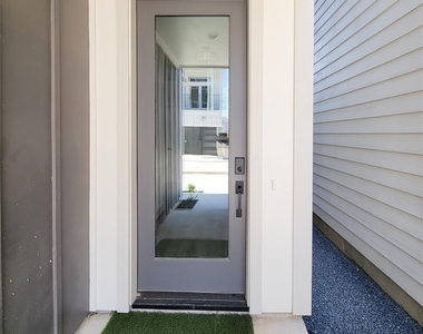 7705 Earl Rudder Way - Photo Thumbnail 3