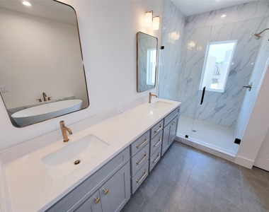 7705 Earl Rudder Way - Photo Thumbnail 38