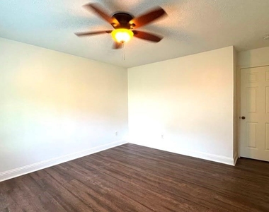 6422 Diamond Rock Drive - Photo Thumbnail 14