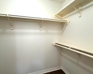 6422 Diamond Rock Drive - Photo Thumbnail 13