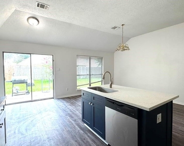 6422 Diamond Rock Drive - Photo Thumbnail 20