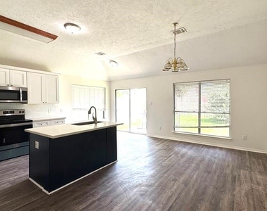 6422 Diamond Rock Drive - Photo Thumbnail 15