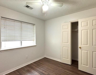 6422 Diamond Rock Drive - Photo Thumbnail 12