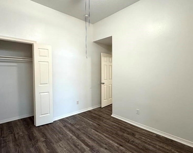 6422 Diamond Rock Drive - Photo Thumbnail 3