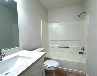 6422 Diamond Rock Drive - Photo Thumbnail 9