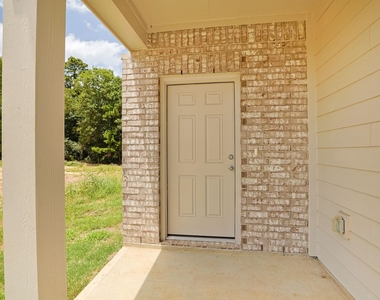 15052 Ronan Drive - Photo Thumbnail 2