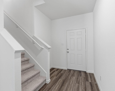 15052 Ronan Drive - Photo Thumbnail 4