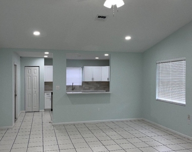 9044 Tangelo Boulevard - Photo Thumbnail 3