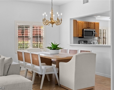 5805 Grande Reserve Way - Photo Thumbnail 10