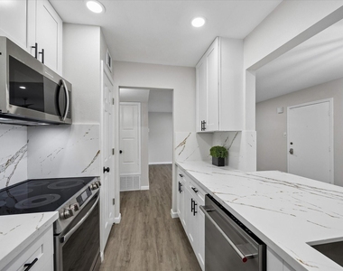 8939 Gaylord Street - Photo Thumbnail 9