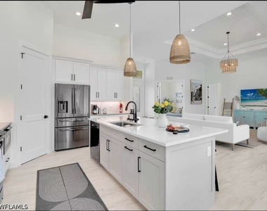 138 Greenbrier Street - Photo Thumbnail 3