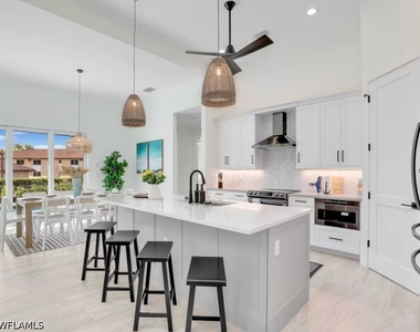 138 Greenbrier Street - Photo Thumbnail 5