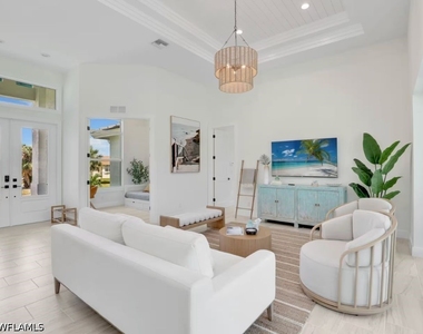 138 Greenbrier Street - Photo Thumbnail 11