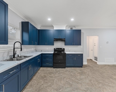 8221 Brockton Street - Photo Thumbnail 4
