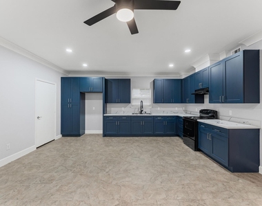 8221 Brockton Street - Photo Thumbnail 3