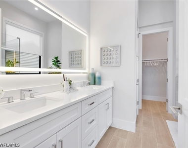 685 6th Avenue - Photo Thumbnail 19
