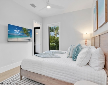 685 6th Avenue - Photo Thumbnail 26