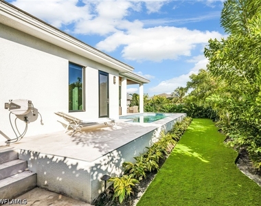 685 6th Avenue - Photo Thumbnail 33