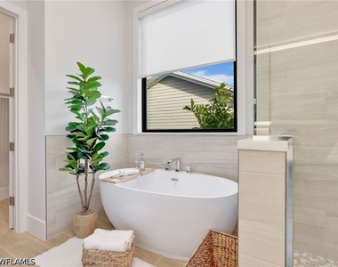 685 6th Avenue - Photo Thumbnail 20