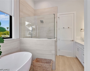 685 6th Avenue - Photo Thumbnail 22